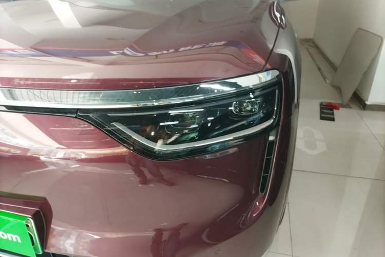 Used Hima AITO M8 2025 Extended-Range Ultra Version 53.4 kWh 5-Seater Edition Left Front Headlight