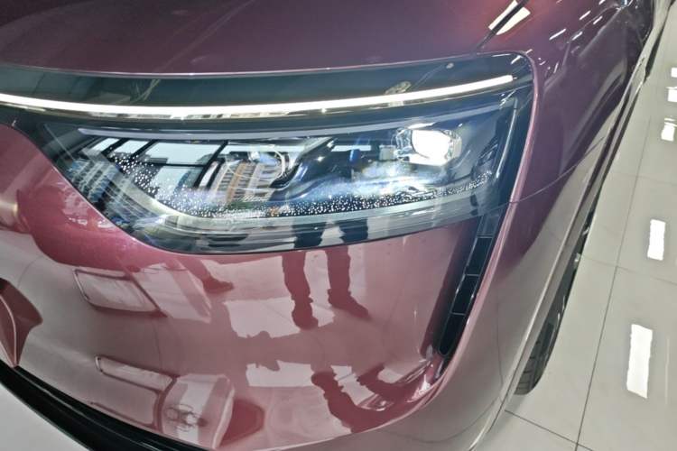 Used Hima AITO M8 2025 Extended-Range Max+ Version 53.4 kWh 6-Seater Edition Left Front Headlight