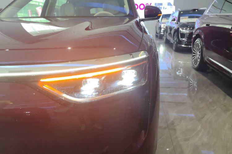 Used Hima AITO M8 2025 Extended-Range Max+ Version 53.4 kWh 6-Seater Edition Left Front Headlight