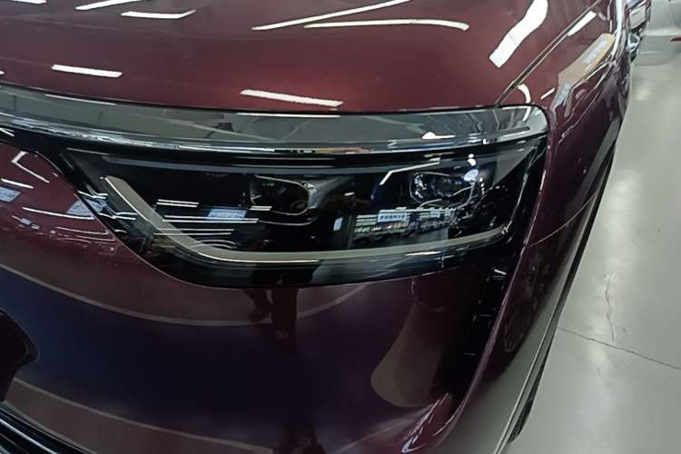 Used Hima AITO M8 2025 Extended-Range Ultra Version 53.4 kWh 5-Seater Edition Left Front Headlight