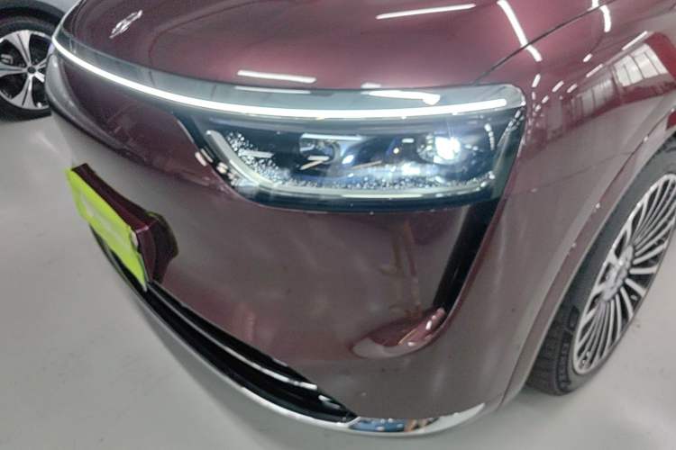 Used Hima AITO M8 2025 Extended-Range Ultra Version 53.4 kWh 5-Seater Edition Left Front Headlight