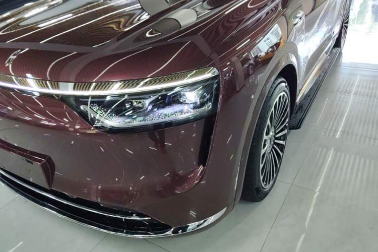 Used Hima AITO M8 2025 Extended-Range Ultra Version 53.4 kWh 5-Seater Edition Left Front Headlight