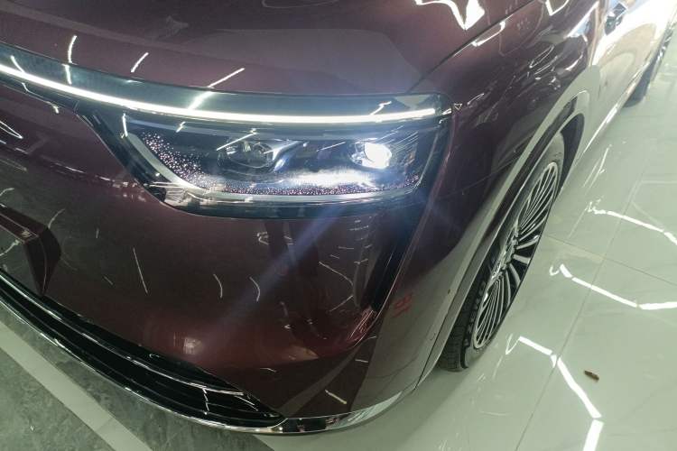 Used Hima AITO M8 2025 Extended-Range Ultra Version 53.4 kWh 5-Seater Edition Left Front Headlight