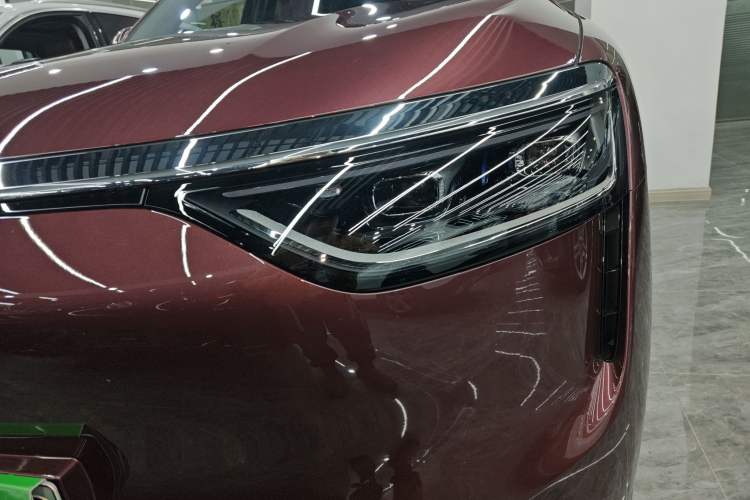 Used Hima AITO M8 2025 Extended-Range Ultra Version 53.4 kWh 5-Seater Edition Left Front Headlight