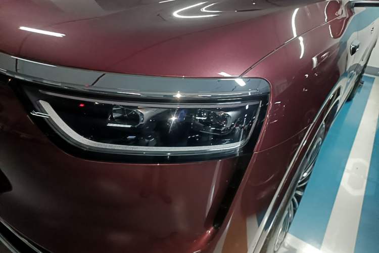 Used Hima AITO M8 2025 Extended-Range Ultra Version 53.4 kWh 5-Seater Edition Left Front Headlight