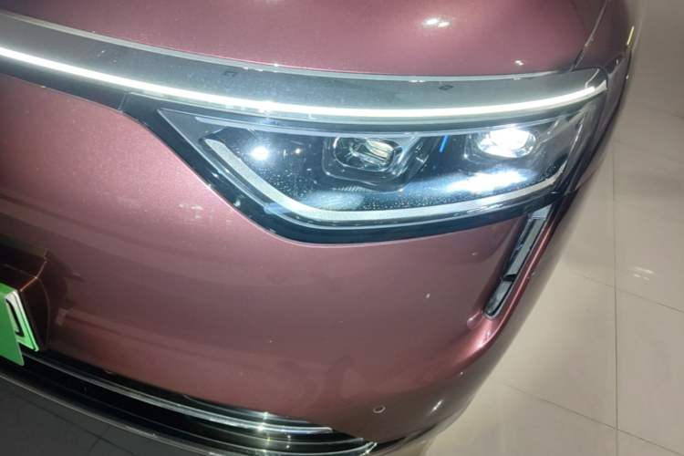 Used Hima AITO M8 2025 Extended-Range Ultra Version 53.4 kWh 5-Seater Edition Left Front Headlight