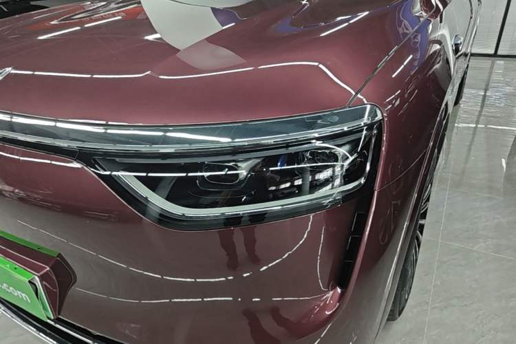 Used Hima AITO M8 2025 Extended-Range Ultra Version 53.4 kWh 5-Seater Edition Left Front Headlight
