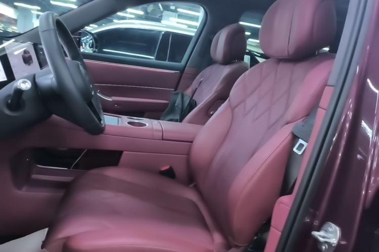 Used Hima AITO M8 2025 Extended-Range Ultra Version 53.4 kWh 5-Seater Edition Left Front Seat
