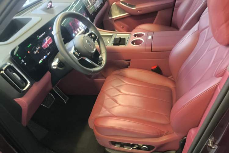 Used Hima AITO M8 2025 Extended-Range Ultra Version 53.4 kWh 5-Seater Edition Left Front Seat