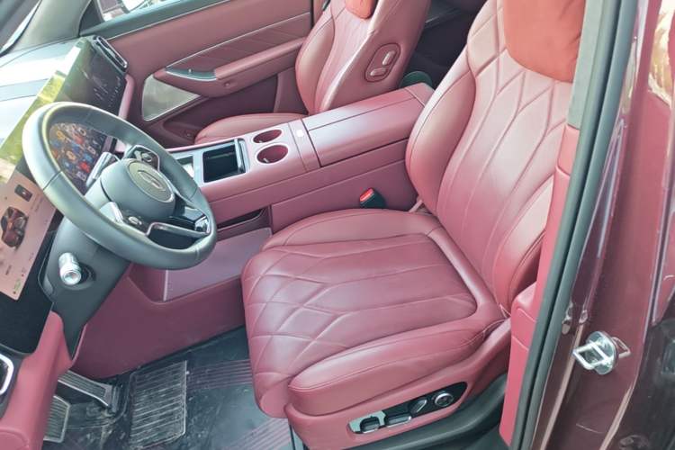 Used Hima AITO M8 2025 Extended-Range Ultra Version 53.4 kWh 5-Seater Edition Left Front Seat