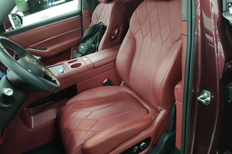 Used Hima AITO M8 2025 Extended-Range Ultra Version 53.4 kWh 5-Seater Edition Left Front Seat