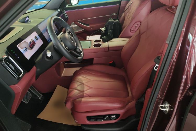 Used Hima AITO M8 2025 Extended-Range Ultra Version 53.4 kWh 5-Seater Edition Left Front Seat
