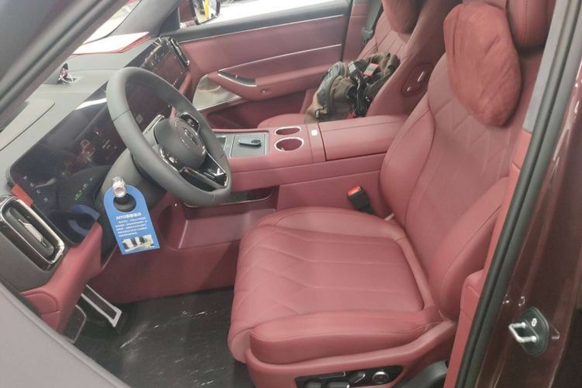 Used Hima AITO M8 2025 Extended-Range Max+ Version 53.4 kWh 5-Seater Edition Left Front Seat