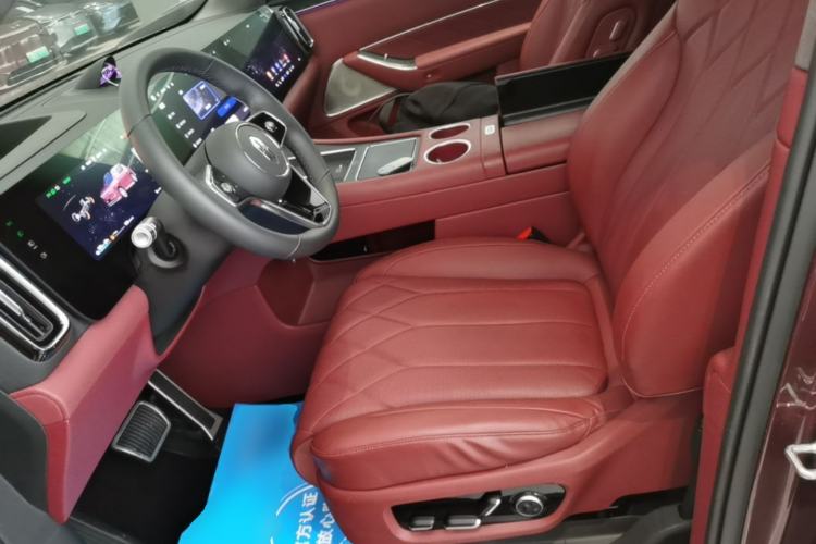 Used Hima AITO M8 2025 Extended-Range Ultra Version 53.4 kWh 6-Seater Edition Left Front Seat