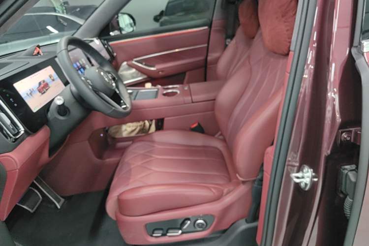 Used Hima AITO M8 2025 Extended-Range Ultra Version 53.4 kWh 5-Seater Edition Left Front Seat