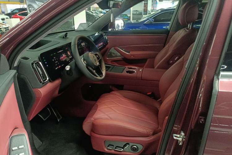 Used Hima AITO M8 2025 Extended-Range Ultra Version 53.4 kWh 5-Seater Edition Left Front Seat