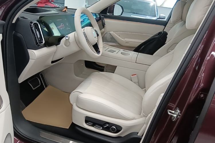 Used Hima AITO M8 2025 Extended-Range Ultra Version 53.4 kWh 5-Seater Edition Left Front Seat