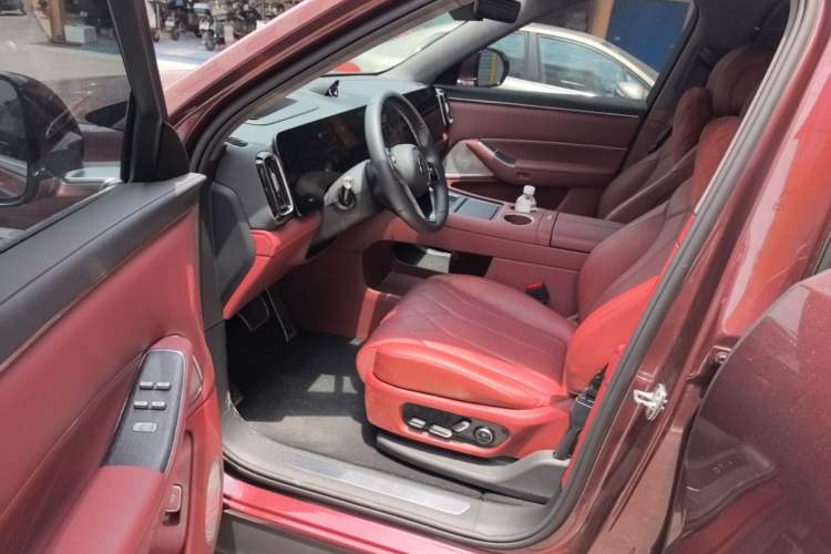 Used Hima AITO M8 2025 Extended-Range Max+ Version 53.4 kWh 5-Seater Edition Left Front Seat
