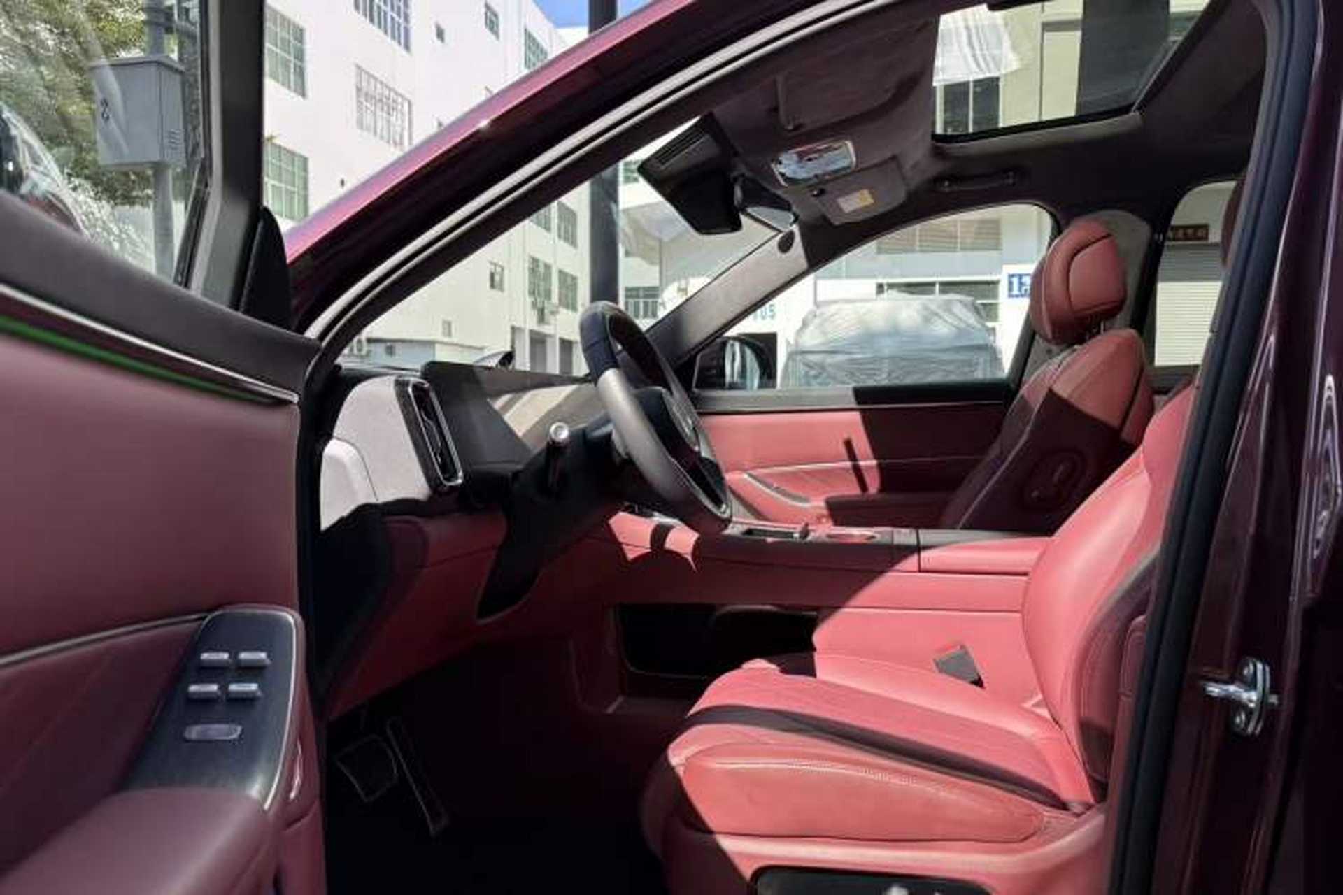 Used Hima AITO M8 2025 Extended-Range Ultra Version 53.4 kWh 5-Seater Edition Left Front Seat