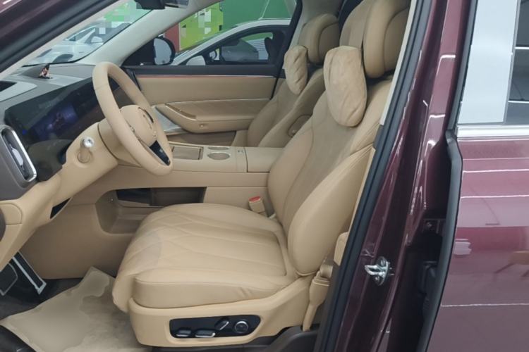 Used Hima AITO M8 2025 Extended-Range Max+ Version 53.4 kWh 6-Seater Edition Left Front Seat
