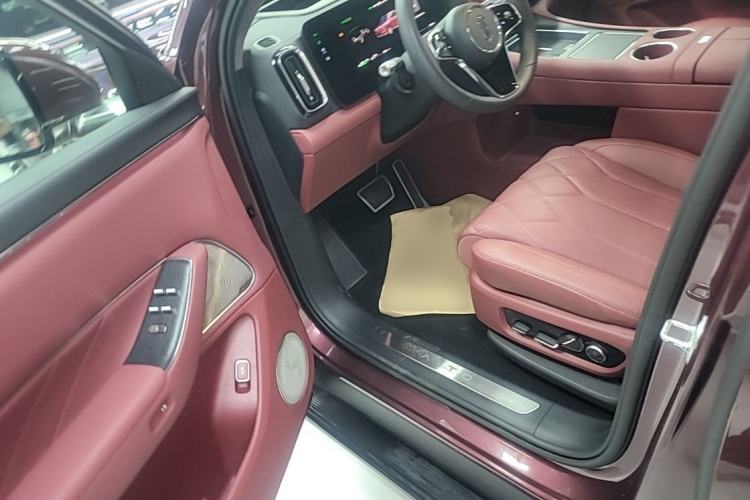 Used Hima AITO M8 2025 Extended-Range Ultra Version 53.4 kWh 5-Seater Edition Left Front Seat