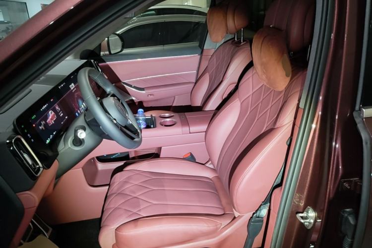 Used Hima AITO M8 2025 Extended-Range Ultra Version 53.4 kWh 5-Seater Edition Left Front Seat