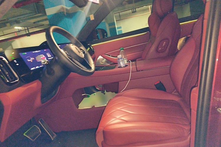 Used Hima AITO M8 2025 Extended-Range Max+ Version 53.4 kWh 6-Seater Edition Left Front Seat