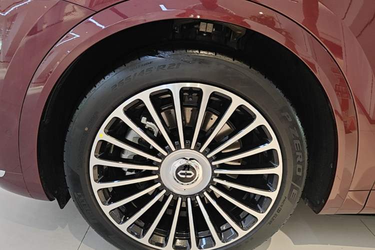 Used Hima AITO M8 2025 Extended-Range Max+ Version 53.4 kWh 6-Seater Edition Left Front Wheel Hub