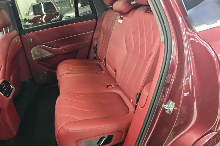 Used Hima AITO M8 2025 Extended-Range Ultra Version 53.4 kWh 5-Seater Edition Left Rear Seat