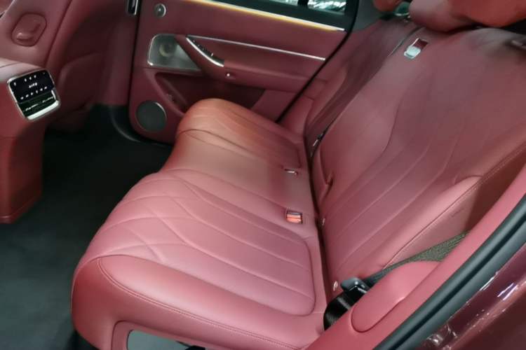 Used Hima AITO M8 2025 Extended-Range Ultra Version 53.4 kWh 5-Seater Edition Left Rear Seat