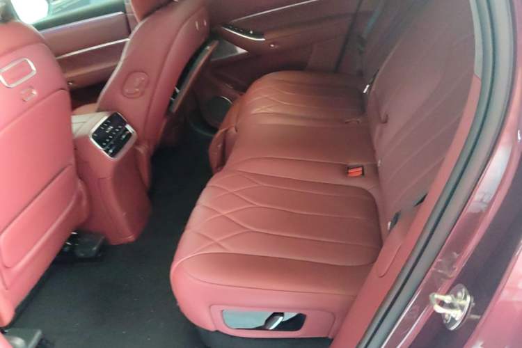 Used Hima AITO M8 2025 Extended-Range Ultra Version 53.4 kWh 5-Seater Edition Left Rear Seat