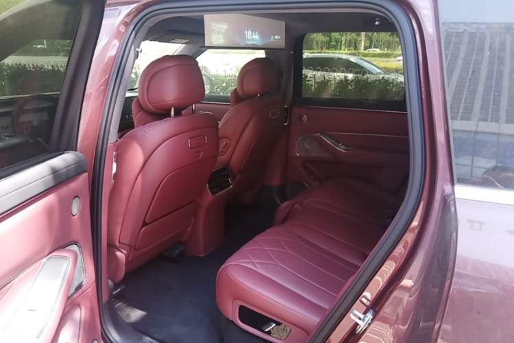 Used Hima AITO M8 2025 Extended-Range Ultra Version 53.4 kWh 5-Seater Edition Left Rear Seat