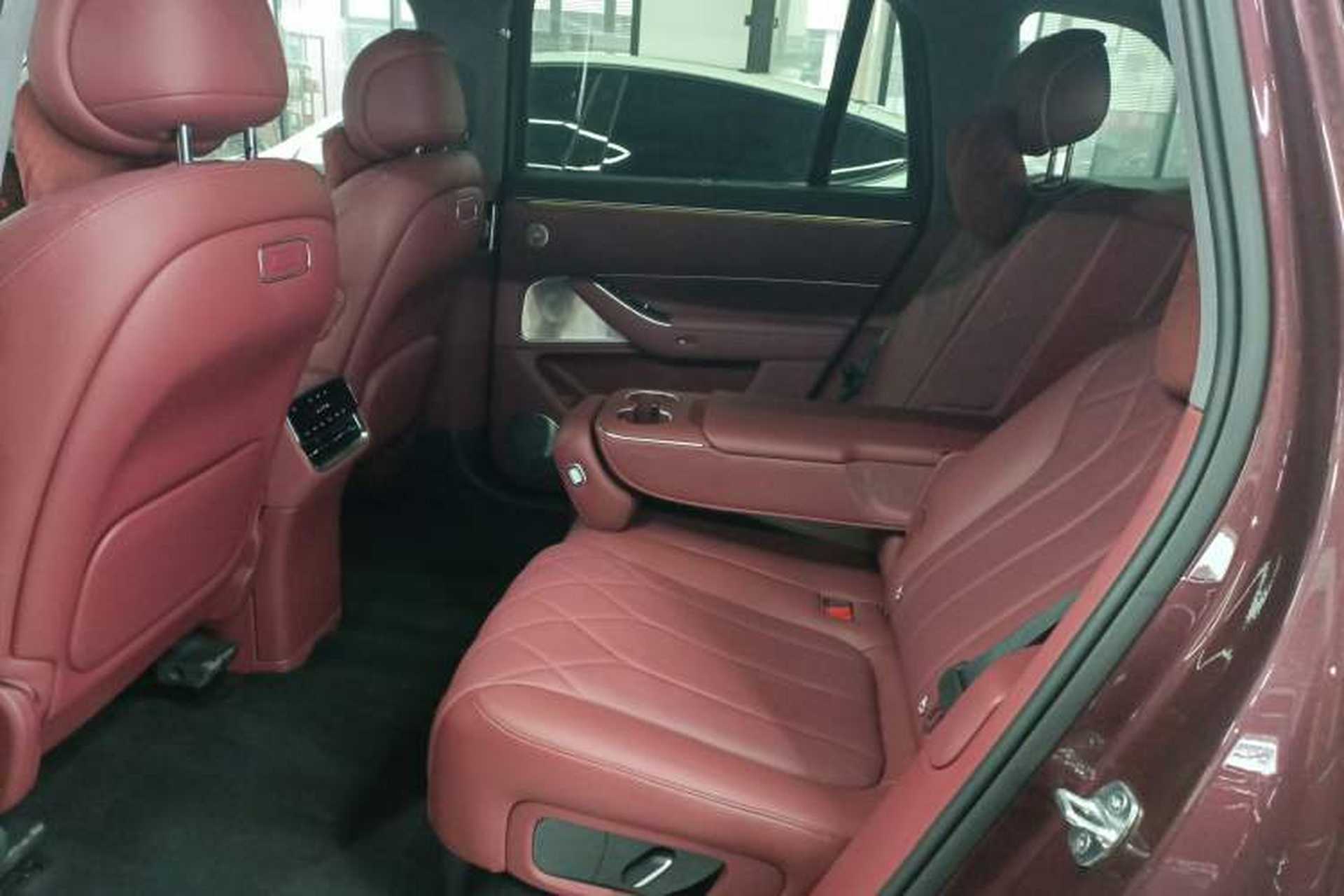 Used Hima AITO M8 2025 Extended-Range Ultra Version 53.4 kWh 5-Seater Edition Left Rear Seat