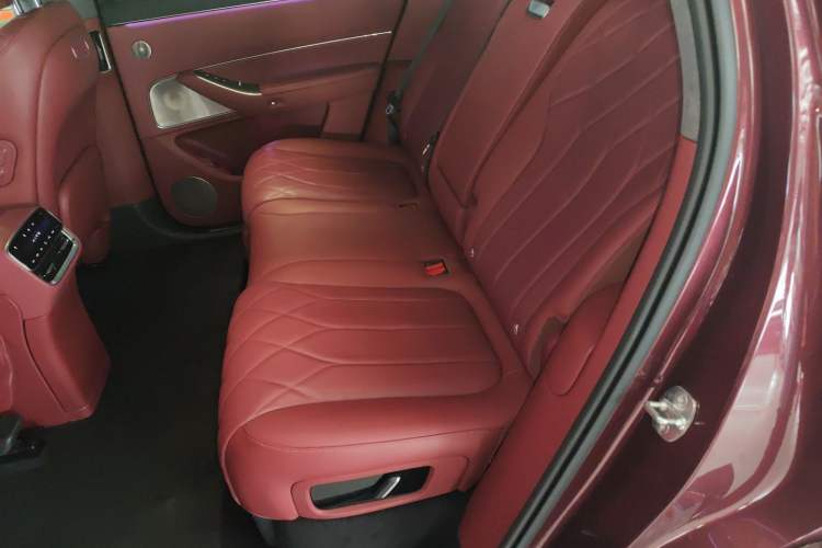 Used Hima AITO M8 2025 Extended-Range Ultra Version 53.4 kWh 5-Seater Edition Left Rear Seat