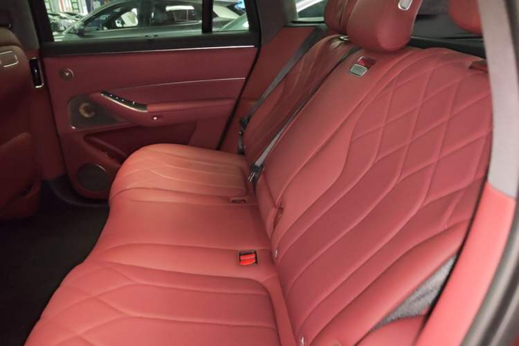 Used Hima AITO M8 2025 Extended-Range Ultra Version 53.4 kWh 5-Seater Edition Left Rear Seat