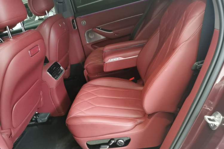 Used Hima AITO M8 2025 Extended-Range Ultra Version 53.4 kWh 6-Seater Edition Left Rear Seat