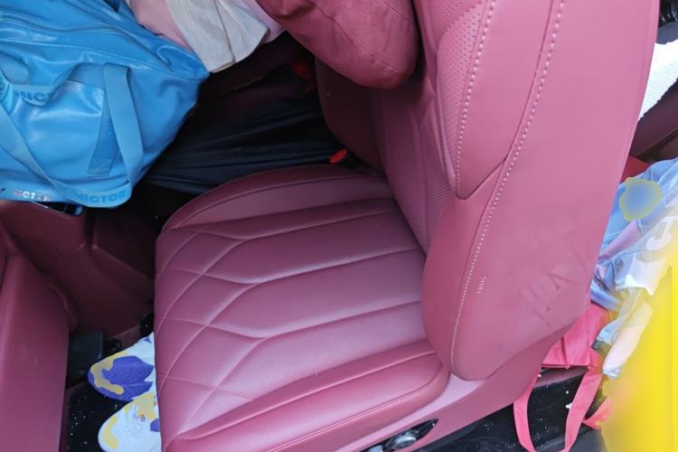 Used Hima AITO M8 2025 Extended-Range Ultra Version 53.4 kWh 6-Seater Edition Left Rear Seat