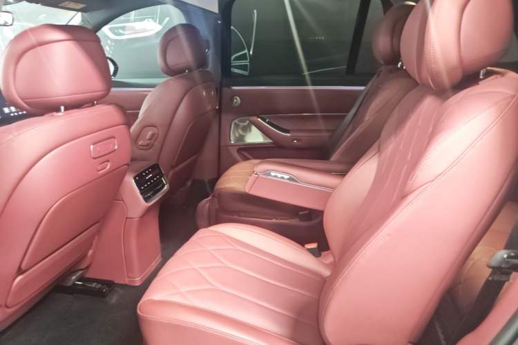 Used Hima AITO M8 2025 Extended-Range Ultra Version 53.4 kWh 6-Seater Edition Left Rear Seat
