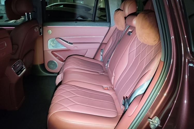 Used Hima AITO M8 2025 Extended-Range Ultra Version 53.4 kWh 5-Seater Edition Left Rear Seat