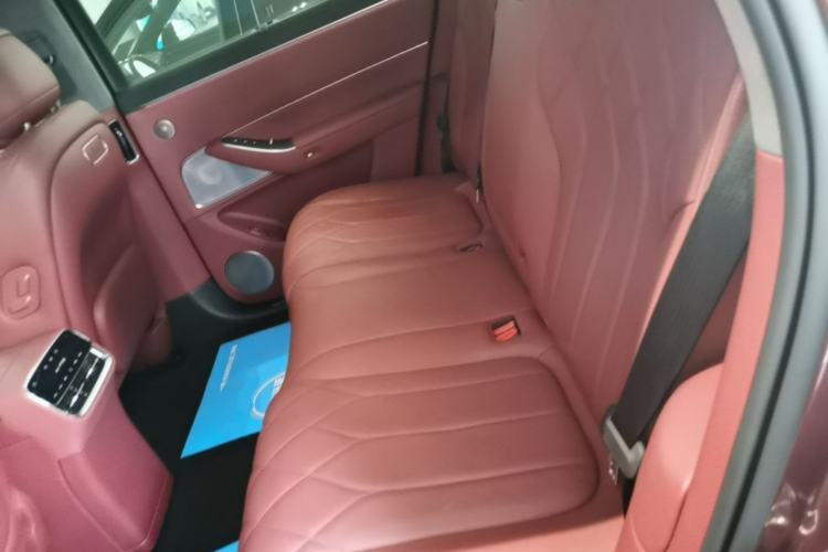 Used Hima AITO M8 2025 Extended-Range Ultra Version 53.4 kWh 5-Seater Edition Left Rear Seat