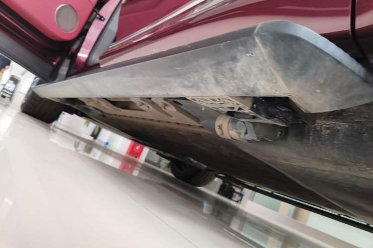 Used Hima AITO M8 2025 Extended-Range Ultra Version 53.4 kWh 5-Seater Edition Left Side Sill
