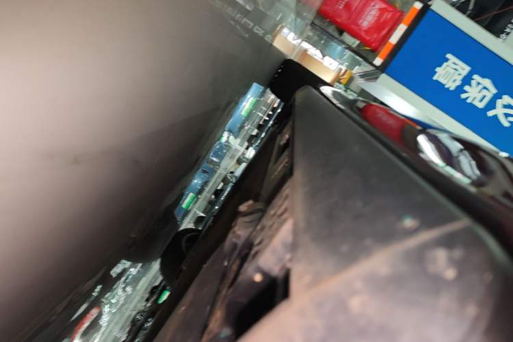 Used Hima AITO M8 2025 Extended-Range Ultra Version 53.4 kWh 5-Seater Edition Left Side Sill