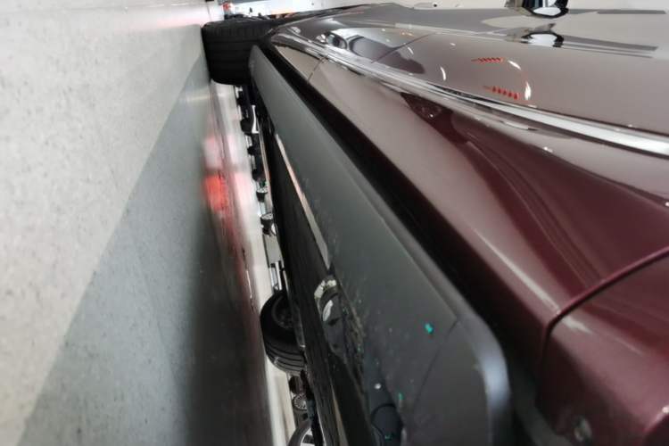 Used Hima AITO M8 2025 Extended-Range Ultra Version 53.4 kWh 6-Seater Edition Left Side Sill