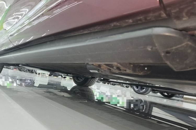 Used Hima AITO M8 2025 Extended-Range Max+ Version 53.4 kWh 6-Seater Edition Left Side Sill