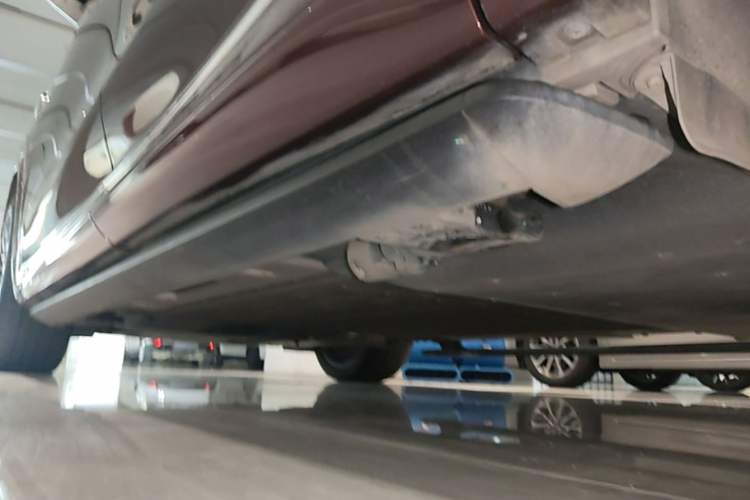 Used Hima AITO M8 2025 Extended-Range Ultra Version 53.4 kWh 5-Seater Edition Left Side Sill
