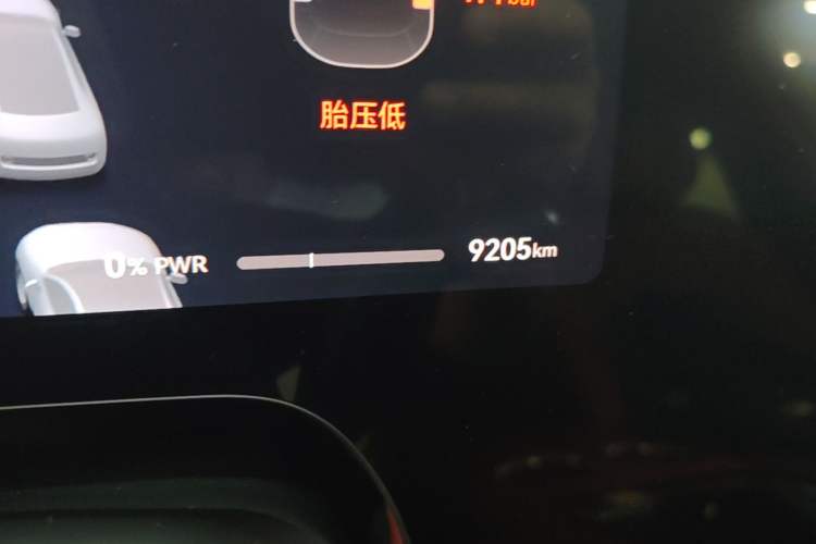 Used Hima AITO M8 2025 Extended-Range Ultra Version 53.4 kWh 5-Seater Edition Odometer Close Up