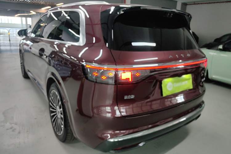 Used Hima AITO M8 2025 Extended-Range Ultra Version 53.4 kWh 5-Seater Edition Rear Left 45 Deg