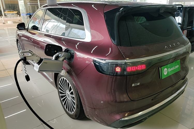 Used Hima AITO M8 2025 Extended-Range Ultra Version 53.4 kWh 5-Seater Edition Rear Left 45 Deg
