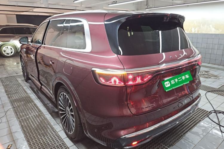 Used Hima AITO M8 2025 Extended-Range Ultra Version 53.4 kWh 5-Seater Edition Rear Left 45 Deg