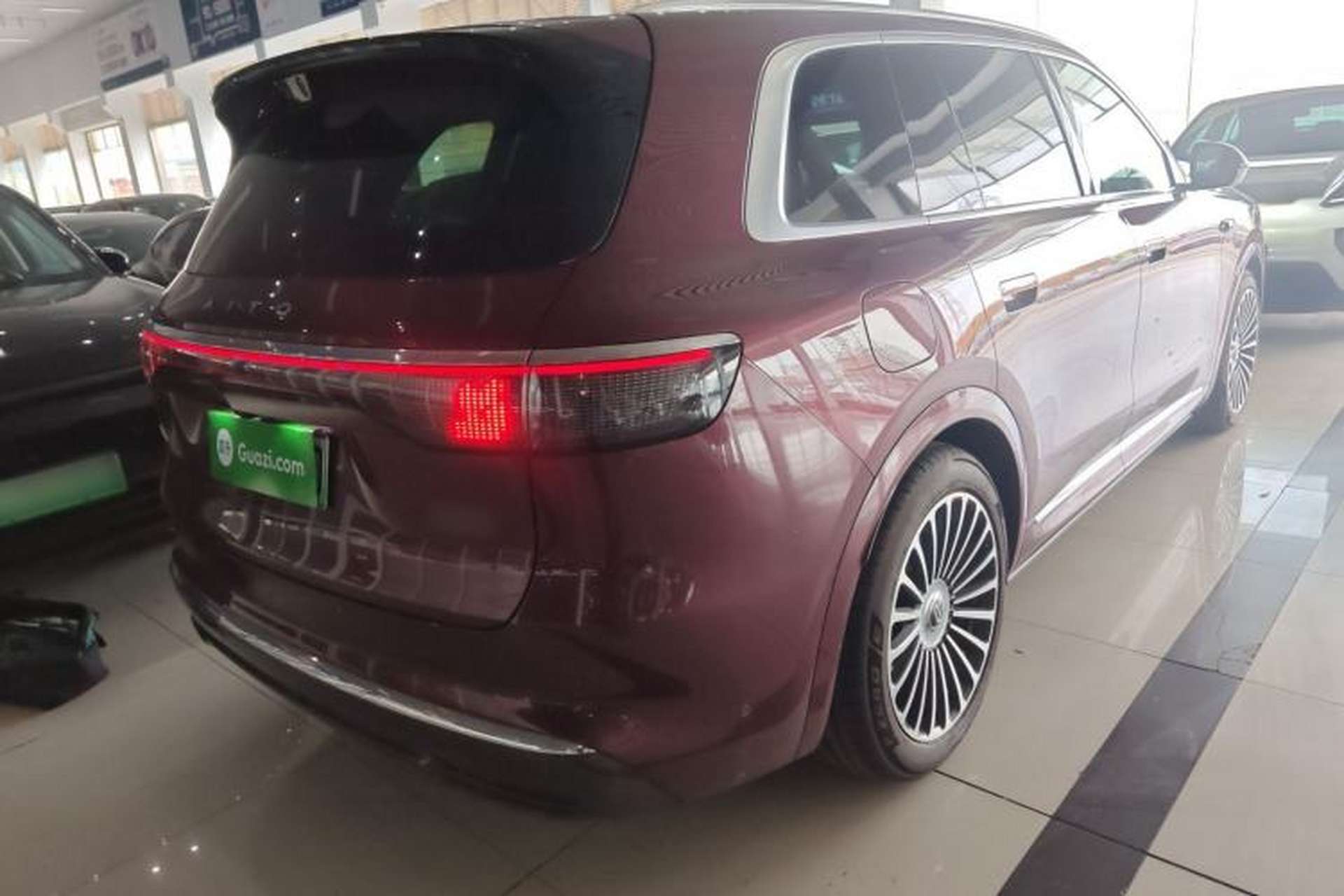 Used Hima AITO M8 2025 Extended-Range Ultra Version 53.4 kWh 5-Seater Edition Rear Right 45 Deg